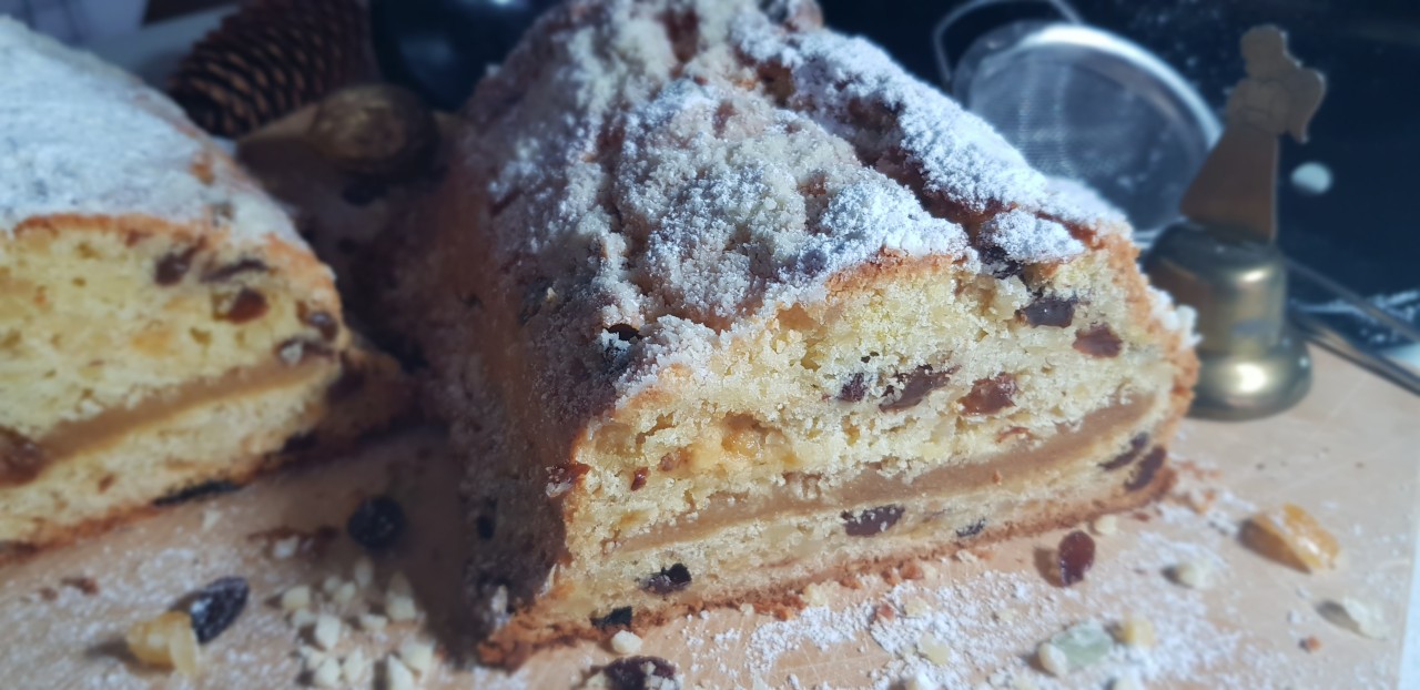 Quarkstollen mit Marzipan ️